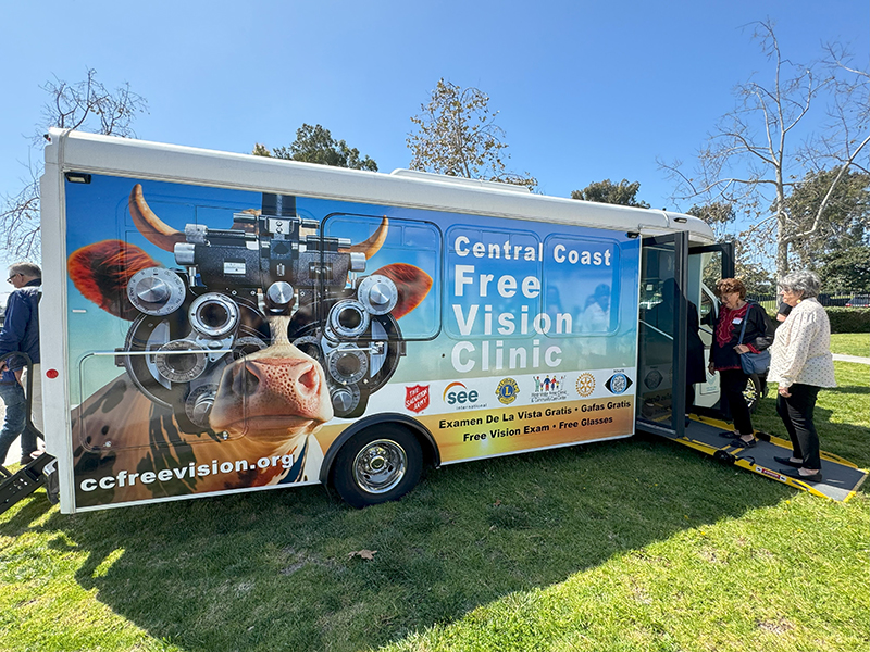 Mobile vision clinic truck