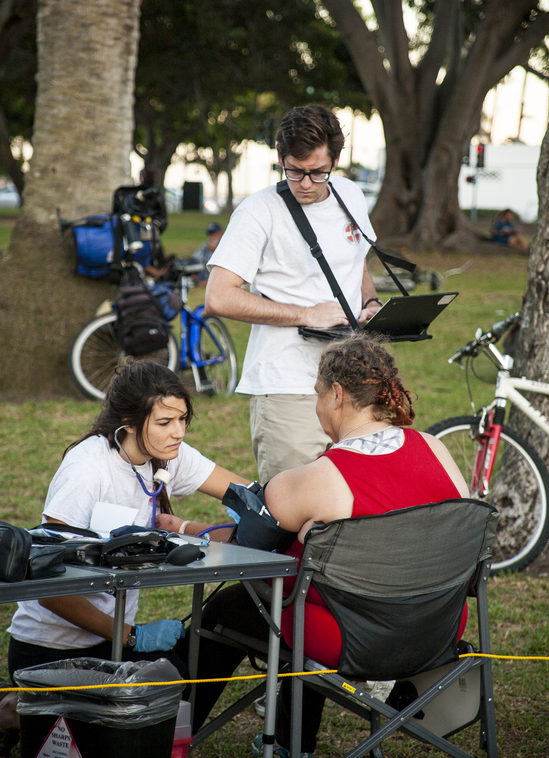 Volunteers at Doctors Without Walls bring medical assistance to homeless people wherever they are - in parks, cars, shelters, on beaches, under freeways.