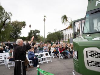 Good Samwich ribbon-cutting
