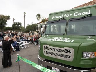 Good Samwich ribbon-cutting