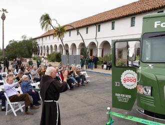 Good Samwich ribbon-cutting