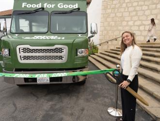 Good Samwich ribbon-cutting