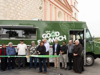 Good Samwich ribbon-cutting