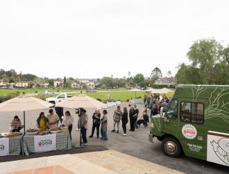 Good Samwich ribbon-cutting