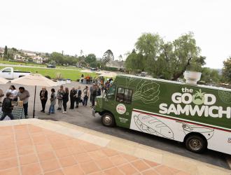 Good Samwich ribbon-cutting